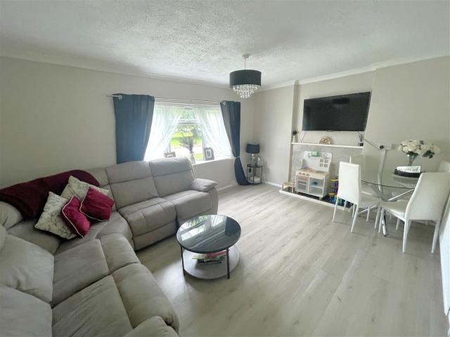 Apartment for rent in Rowanfield, Golden Valley