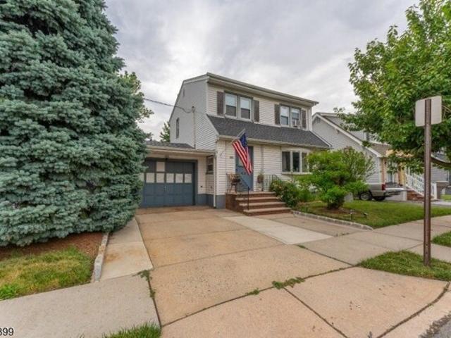 House for sale in Elizabeth, New Jersey