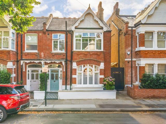 House for rent in London Borough of Hounslow, Greater London