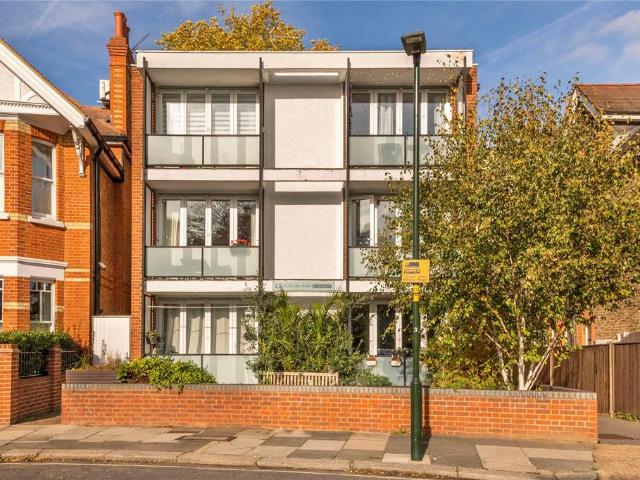 Apartment for rent in North Sheen, Greater London
