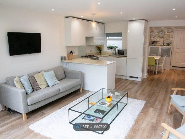 Apartment for rent in London Borough of Richmond upon Thames, Greater London