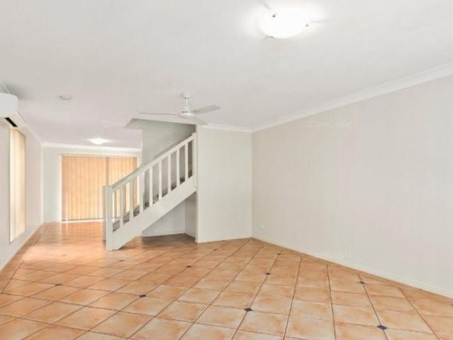 Townhouse for rent in Toombul, Queensland