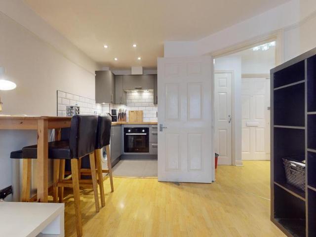 Apartment for rent in Stepney, Greater London