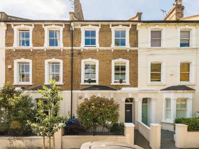 House for rent in London Borough of Ealing, Greater London