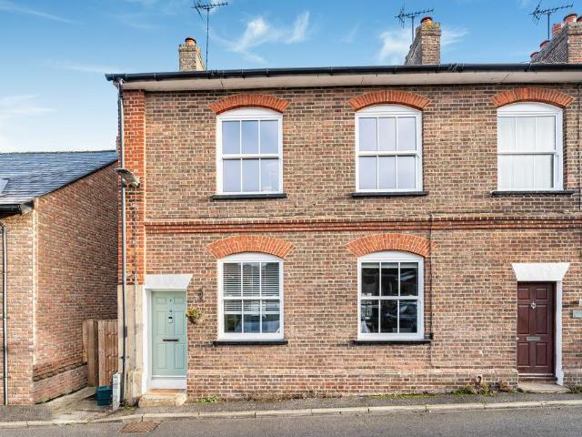 House for rent in Pouchen End, Hertfordshire
