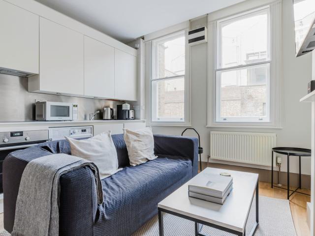 Apartment for rent in Saint Giles, Cat Hill