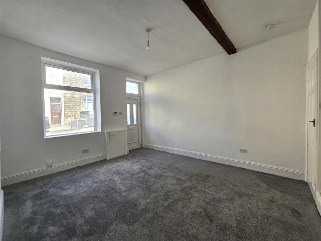 House for rent in Winewall, Higherford
