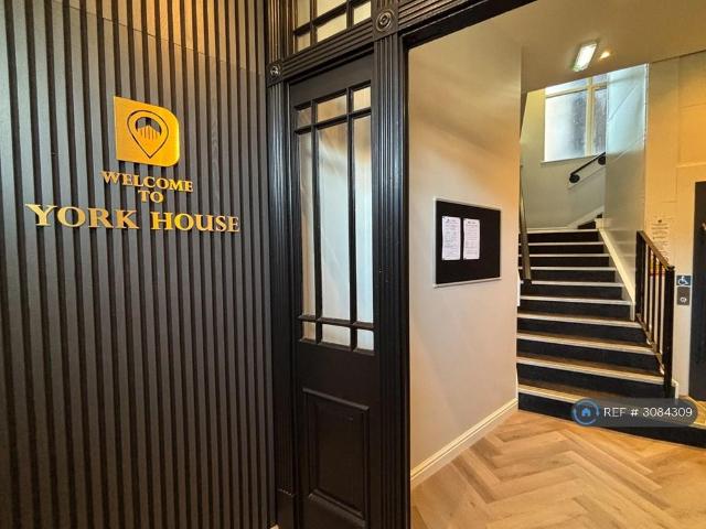 Apartment for rent in City Centre, Doncaster