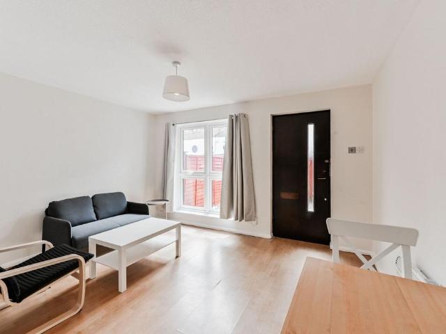 Apartment for rent in Stepney, Greater London