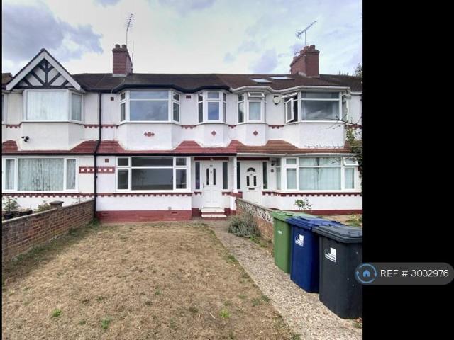 House for rent in London Borough of Ealing, Greater London
