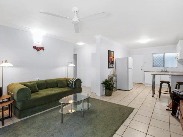 Apartment for sale in Cairns North, Cairns