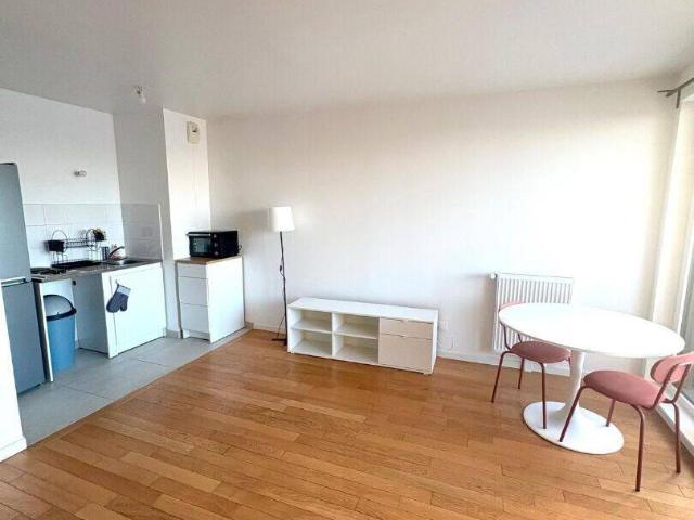 Studio location à Clichy, Hauts-de-Seine