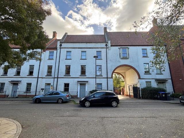 Apartment for rent in St Crispin's, Upton