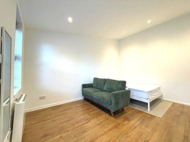 Apartment to rent in Bluebell, North Tipperary