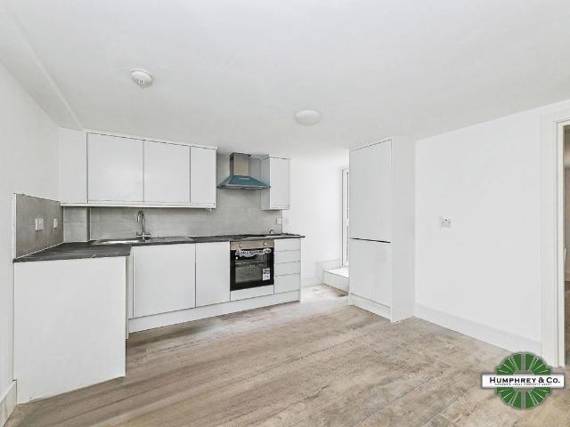 Apartment for rent in Homerton, Greater London