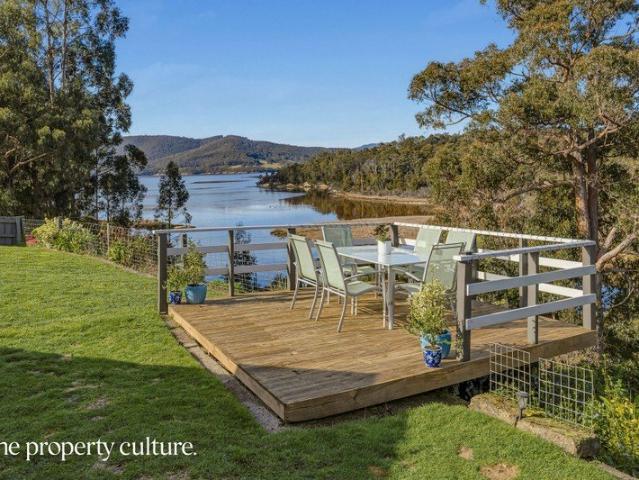 House for sale in Surges Bay, Tasmania