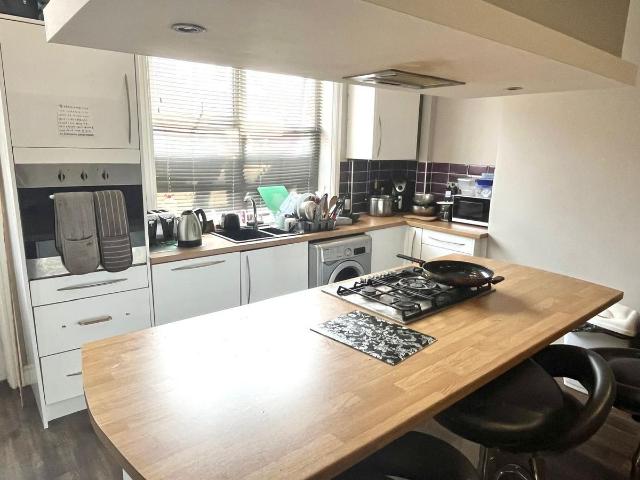 Room for rent in Churwell, West Yorkshire
