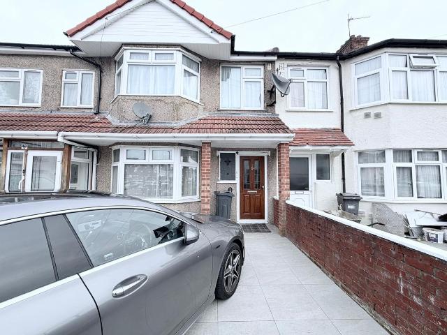 House for rent in London Borough of Hounslow, Greater London