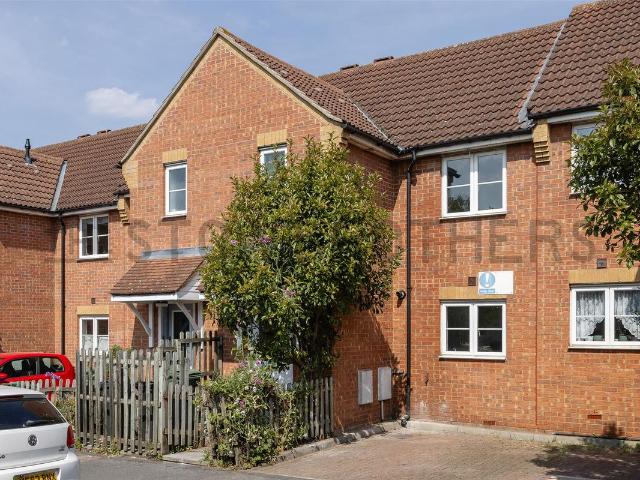 Apartment for rent in Hale End, Greater London