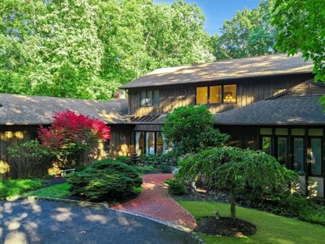 House for sale in Port Jefferson House for sale in Port Jefferson