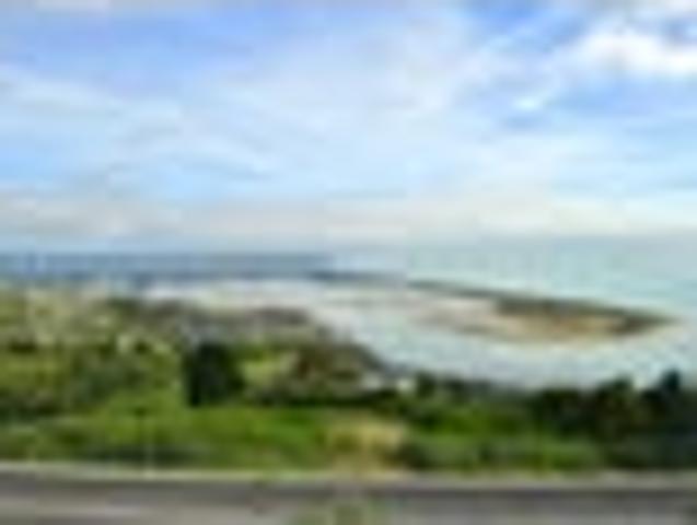 Townhouse for rent in Chaslands, Canterbury