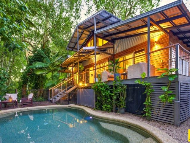 House for sale in Kewarra Beach, Queensland