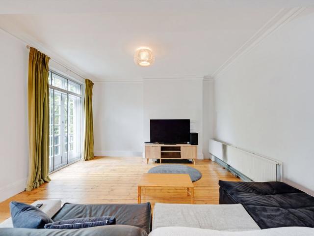 Apartment for rent in St. John's Wood, Greater London