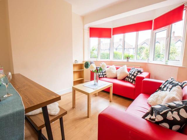 Room for rent in St. Dunstan's, The Bridge