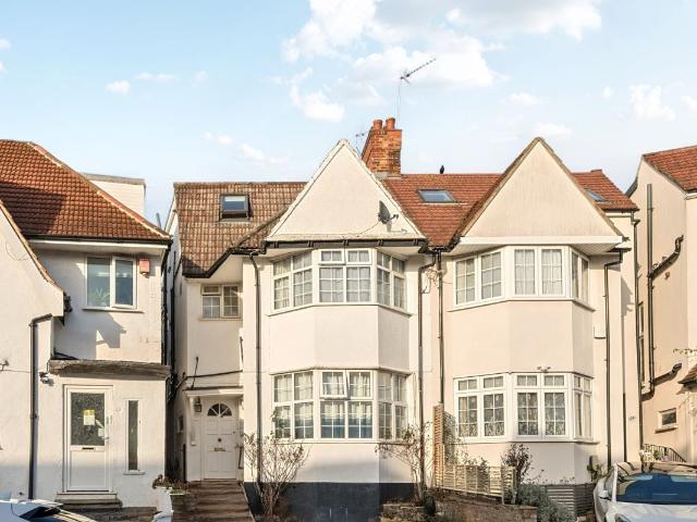 Studio for rent in Temple Fortune, Greater London