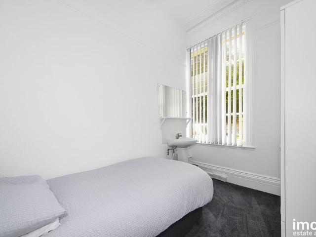 Room for rent in Wellswood, Torquay