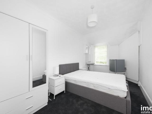 Room for rent in Wellswood, Torquay