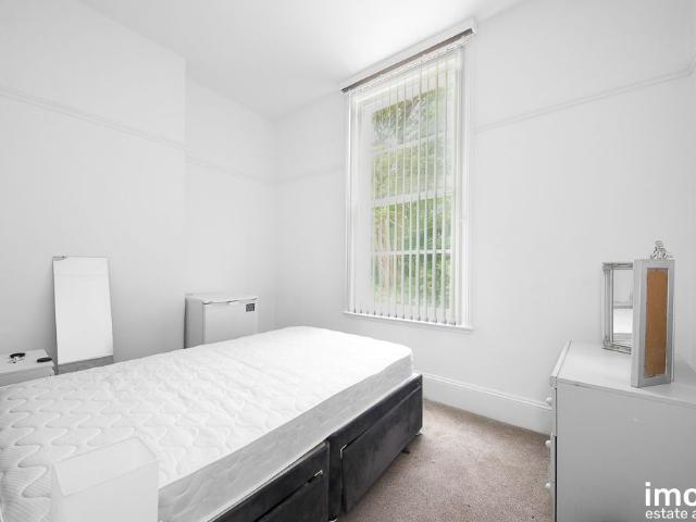 Room for rent in Wellswood, Torquay