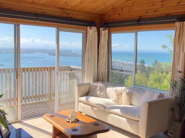 House for rent in Chaslands, Canterbury