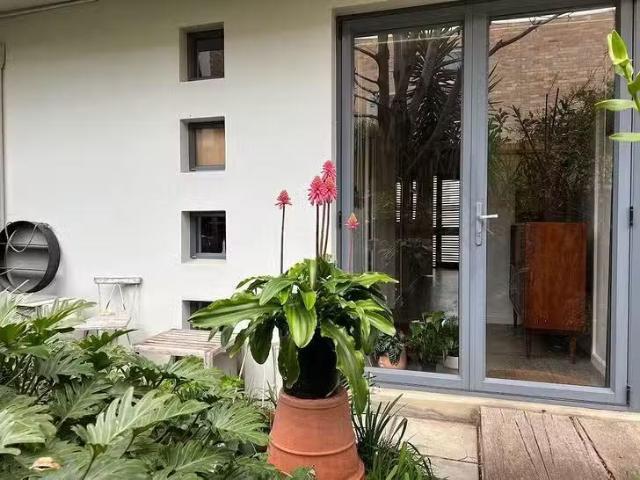 Apartment for rent in Clifton Hill