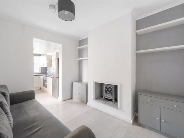 Apartment for rent in The Apostles, Greater London