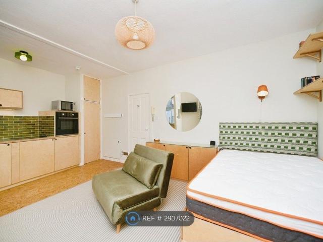 Studio for rent in Brunswick, Brighton & Hove