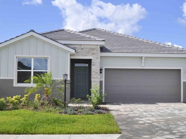 Townhouse for sale in Lakewood, California
