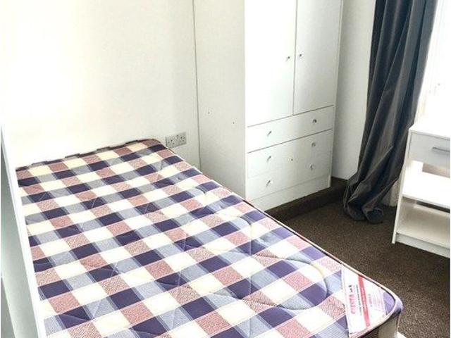Apartment for rent in Spike Island, Feckenham