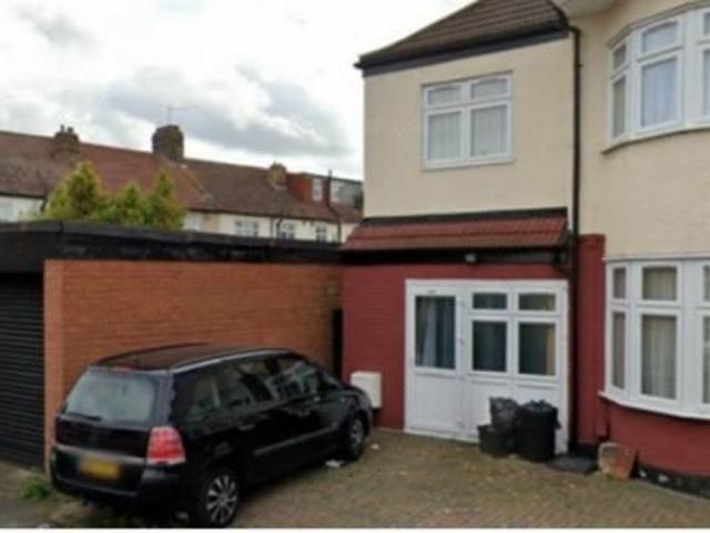 House for rent in Newbury Park, Greater London
