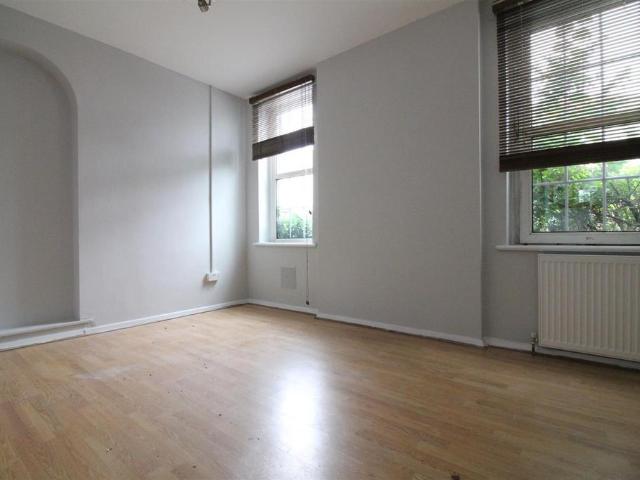 Apartment for rent in London Borough of Hounslow, Spring Grove
