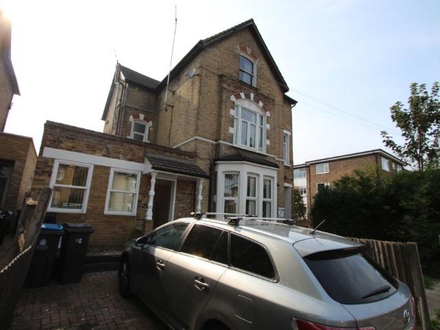 House for rent in Royal Borough of Kingston upon Thames, Greater London