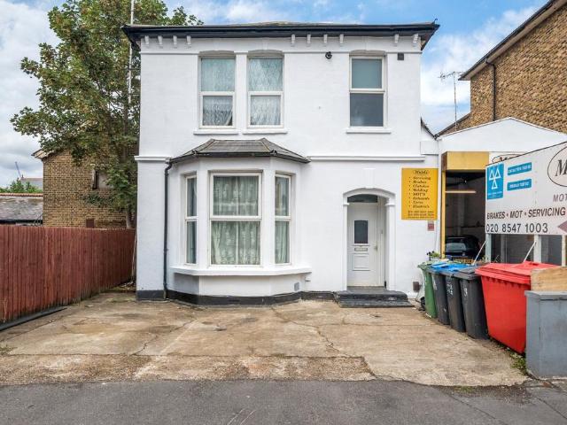 Apartment for rent in Royal Borough of Kingston upon Thames, Greater London