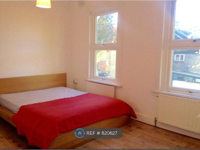 House for rent in Plashet, Greater London