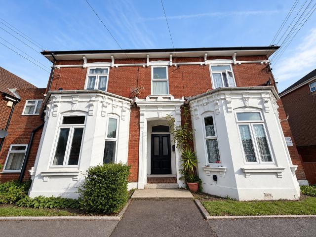 Apartment for rent in Regents Park, Southampton