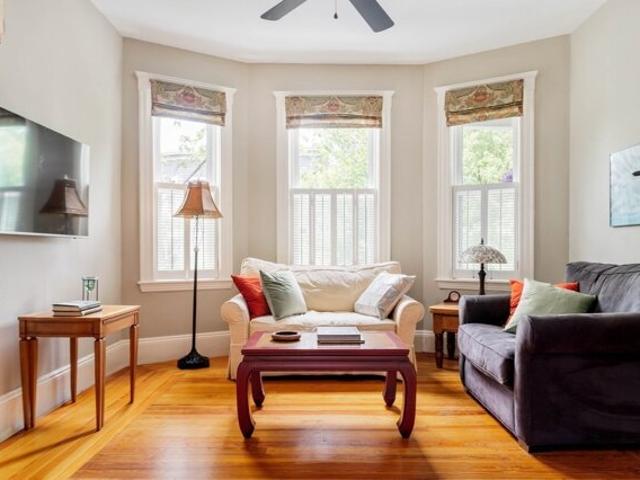 Condo for sale in North Cambridge, Cambridge