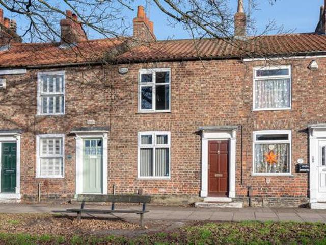 House for sale in High Field, York