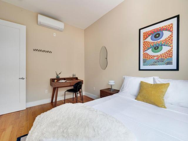 Room for rent in Arverne, New York