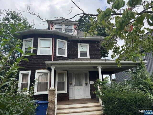 House for sale in Hackensack, New Jersey
