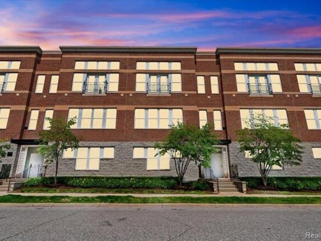 Condo for sale in Mount Clemens