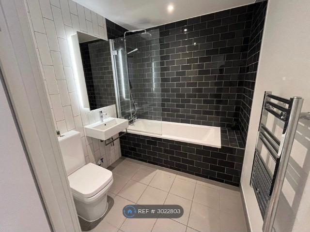 Apartment for rent in London Borough of Newham, Greater London